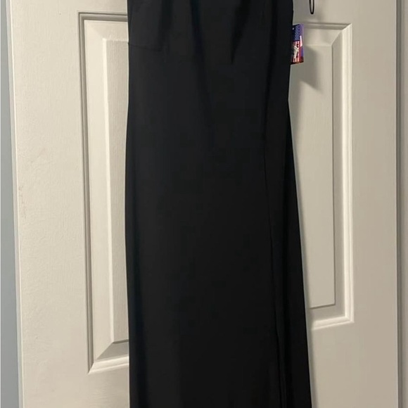 BNIB BLACK LONG EVENING GOWN - Picture 4 of 5